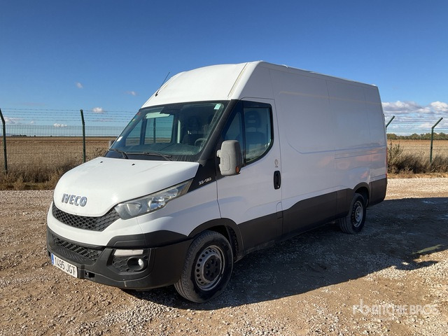 2015 Iveco Daily 35S13 Cargo Van - Коммерческий автомобиль: фото 1 2015 Iveco Daily 35S13 Cargo Van - Коммерческий автомобиль: фото 1