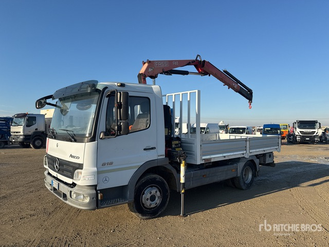 2009 Mercedes-Benz MB 818 K 2009 Fassi F65A.23 2710 kg on 4x2 Flatbed Truck with Crane - Грузовик бортовой/ Платформа, Автоманипулятор: фото 1 2009 Mercedes-Benz MB 818 K 2009 Fassi F65A.23 2710 kg on 4x2 Flatbed Truck with Crane - Грузовик бортовой/ Платформа, Автоманипулятор: фото 1