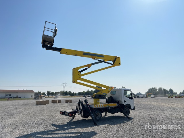 2011 Renault Maxity 2011 Socage DA324 24 m on Bucket Truck - Грузовик с подъемником: фото 4 2011 Renault Maxity 2011 Socage DA324 24 m on Bucket Truck - Грузовик с подъемником: фото 4