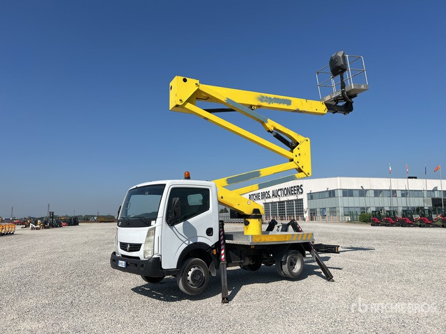 2011 Renault Maxity 2011 Socage DA324 24 m on Bucket Truck - Грузовик с подъемником: фото 1 2011 Renault Maxity 2011 Socage DA324 24 m on Bucket Truck - Грузовик с подъемником: фото 1