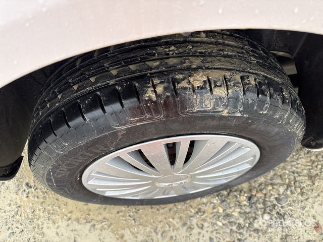 2011 Volkswagen Caddy CNG Van Truck - Грузовик с закрытым кузовом: фото 5 2011 Volkswagen Caddy CNG Van Truck - Грузовик с закрытым кузовом: фото 5