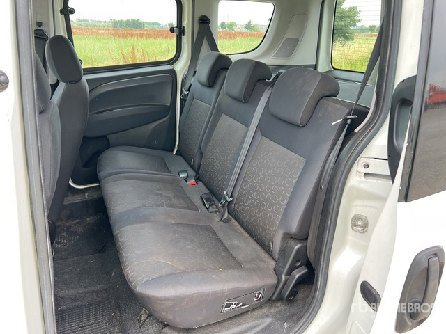 2013 Fiat Doblo Van Truck - Легковой фургон: фото 4 2013 Fiat Doblo Van Truck - Легковой фургон: фото 4