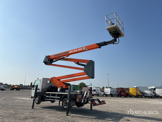2013 Mitsubishi Canter 2013 Socage DA328 28 m on 4x2 Bucket Truck - Грузовик с подъемником: фото 3 2013 Mitsubishi Canter 2013 Socage DA328 28 m on 4x2 Bucket Truck - Грузовик с подъемником: фото 3