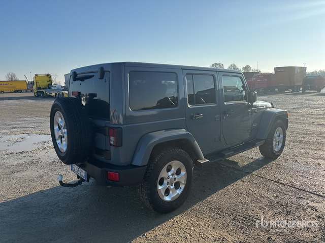 2015 Jeep Wrangler Unlimited Sahara 2.8 CRD 4WD auto 147KW/200CV SUV - Внедорожник: фото 3 2015 Jeep Wrangler Unlimited Sahara 2.8 CRD 4WD auto 147KW/200CV SUV - Внедорожник: фото 3