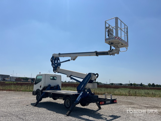 2015 Nissan 2015 Multitel Pagliero HX195 19 ... Bucket Truck - Грузовик с подъемником: фото 4 2015 Nissan 2015 Multitel Pagliero HX195 19 ... Bucket Truck - Грузовик с подъемником: фото 4