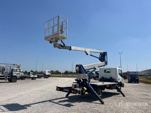 2015 Nissan 2015 Multitel Pagliero HX195 19 ... Bucket Truck - Грузовик с подъемником: фото 3 2015 Nissan 2015 Multitel Pagliero HX195 19 ... Bucket Truck - Грузовик с подъемником: фото 3