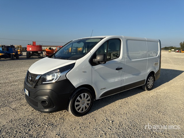 2017 Nissan NV300 Autocarro furgonato - Легковой фургон: фото 1 2017 Nissan NV300 Autocarro furgonato - Легковой фургон: фото 1