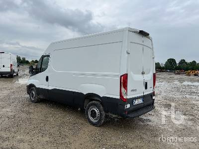 IVECO DAILY 35S12 V H2 3520 - Грузовик с закрытым кузовом: фото 2 IVECO DAILY 35S12 V H2 3520 - Грузовик с закрытым кузовом: фото 2