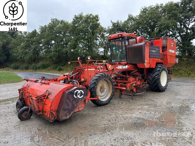 1998 Matrot M41H Self-Propelled 6 Row Machine A ... Sugar Beet Harvester - Свеклоуборочный комбайн: фото 2 1998 Matrot M41H Self-Propelled 6 Row Machine A ... Sugar Beet Harvester - Свеклоуборочный комбайн: фото 2