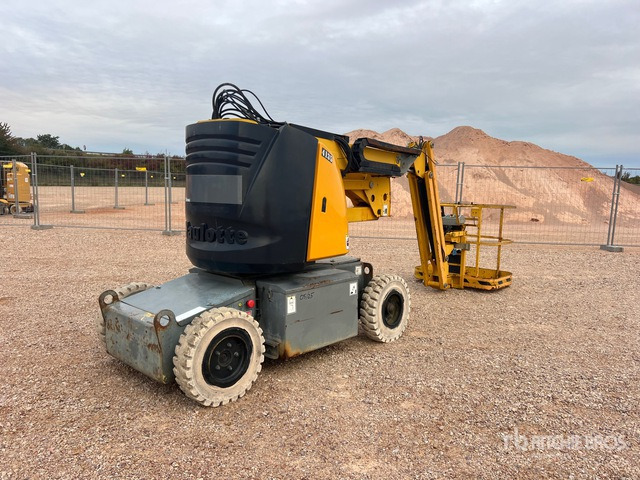 2006 Haulotte HA12IP 2WD Electric Nacelle Articulee Articulating Boom Lift - Коленчатый подъемник: фото 1 2006 Haulotte HA12IP 2WD Electric Nacelle Articulee Articulating Boom Lift - Коленчатый подъемник: фото 1