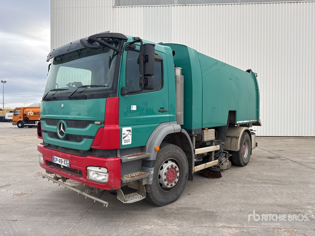 2012 Mercedes-Benz Axor 2012 Brock 7M3 on Balayeuse Sweeper Truck - Подметально-уборочная машина: фото 1 2012 Mercedes-Benz Axor 2012 Brock 7M3 on Balayeuse Sweeper Truck - Подметально-уборочная машина: фото 1