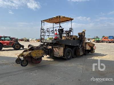 DEMAG SF12P Wheel Alimentateur A Enrobes - Асфальтоукладчик: фото 3 DEMAG SF12P Wheel Alimentateur A Enrobes - Асфальтоукладчик: фото 3