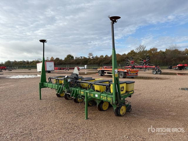 John Deere 7300 Max Emerge 2 Planter - Сеялка: фото 2 John Deere 7300 Max Emerge 2 Planter - Сеялка: фото 2