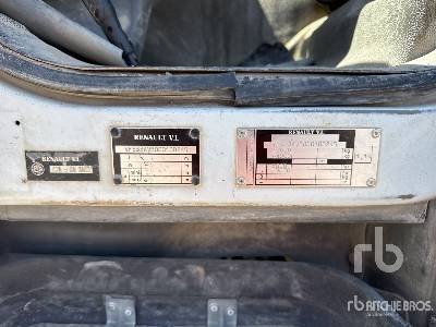 RENAULT KERAX 320DCI 4x2 Camion Tri-Benne - Самосвал: фото 5 RENAULT KERAX 320DCI 4x2 Camion Tri-Benne - Самосвал: фото 5