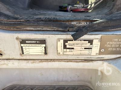RENAULT MIDLUM 210 4x2 Camion Plateau - Грузовик бортовой/ Платформа: фото 5 RENAULT MIDLUM 210 4x2 Camion Plateau - Грузовик бортовой/ Платформа: фото 5