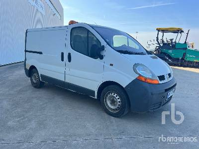 RENAULT TRAFIC Camion Fourgon - Грузовик с закрытым кузовом: фото 4 RENAULT TRAFIC Camion Fourgon - Грузовик с закрытым кузовом: фото 4