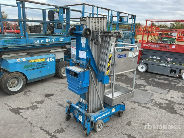 2002 Genie AWP30S Vertical Mast Lift - Вертикальный мачтовый подъемник: фото 4 2002 Genie AWP30S Vertical Mast Lift - Вертикальный мачтовый подъемник: фото 4