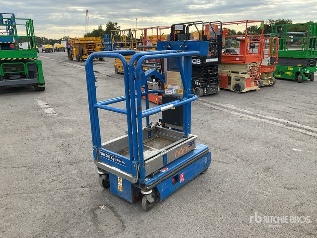 2012 Power Tower Nano SP Vertical Mast Lift - Вертикальный мачтовый подъемник: фото 4 2012 Power Tower Nano SP Vertical Mast Lift - Вертикальный мачтовый подъемник: фото 4