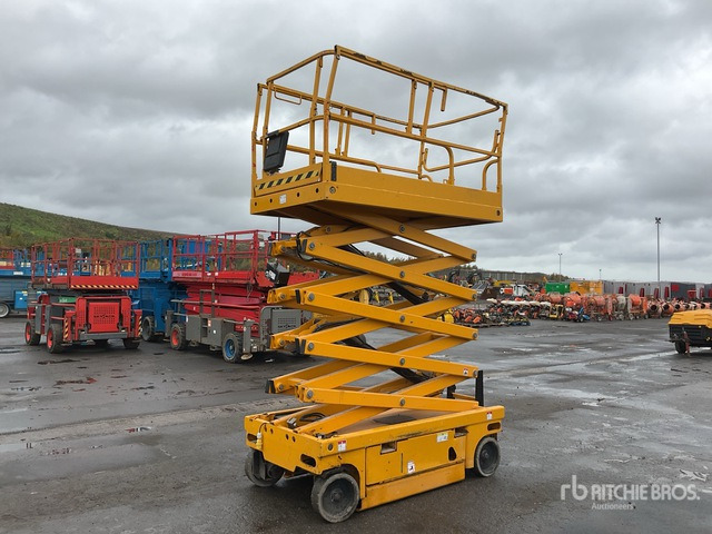 2015 Haulotte Compact 12 Electric Scissor Lift - Ножничный подъемник: фото 2 2015 Haulotte Compact 12 Electric Scissor Lift - Ножничный подъемник: фото 2