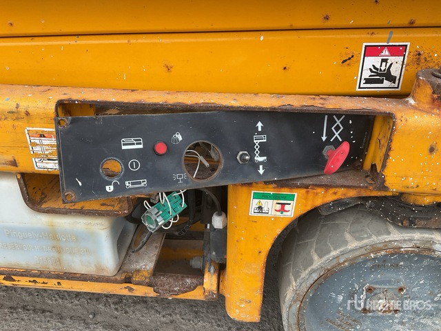2015 Haulotte Compact 8 Electric (Inoperable) Scissor Lift - Ножничный подъемник: фото 5 2015 Haulotte Compact 8 Electric (Inoperable) Scissor Lift - Ножничный подъемник: фото 5