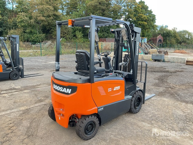 2023 Doosan B25X-7 PLUS 2500 kg Electric Forklift - Электропогрузчик: фото 4 2023 Doosan B25X-7 PLUS 2500 kg Electric Forklift - Электропогрузчик: фото 4