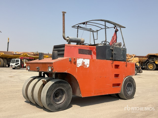 2001 Hamm GRW18 8 Wheel Pneumatic Roller - Косилка-измельчитель/ Мульчер: фото 1 2001 Hamm GRW18 8 Wheel Pneumatic Roller - Косилка-измельчитель/ Мульчер: фото 1