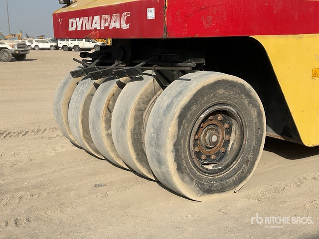 2002 Dynapac CP 271 9 Wheel Pneumatic Roller - Пневмоколесный каток: фото 5 2002 Dynapac CP 271 9 Wheel Pneumatic Roller - Пневмоколесный каток: фото 5