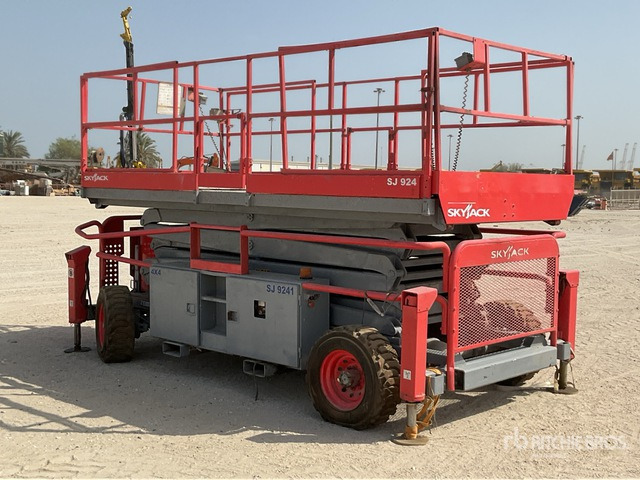 2012 Skyjack SJ9241 4x4 Diesel Scissor Lift - Ножничный подъемник: фото 4 2012 Skyjack SJ9241 4x4 Diesel Scissor Lift - Ножничный подъемник: фото 4