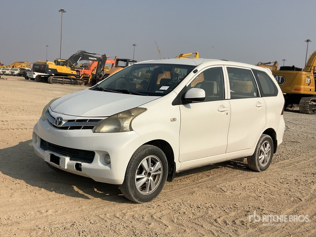 2015 Toyota Avanza Minivan - Легковой автомобиль: фото 1 2015 Toyota Avanza Minivan - Легковой автомобиль: фото 1