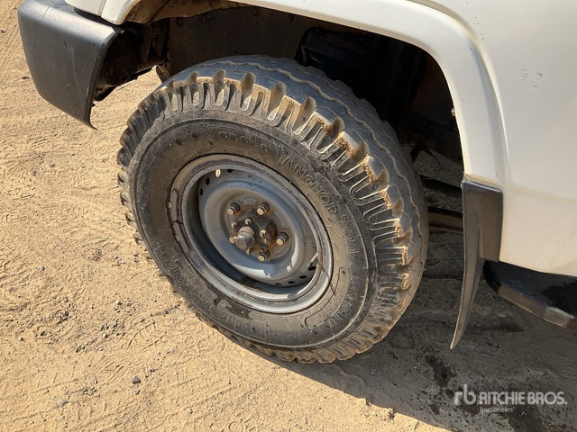 2016 Toyota Land Cruiser 78R 4x4 SUV - Внедорожник: фото 5 2016 Toyota Land Cruiser 78R 4x4 SUV - Внедорожник: фото 5