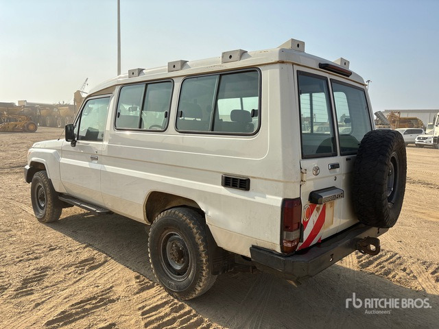 2018 Toyota Land Cruiser 78R 4x4 SUV - Внедорожник: фото 2 2018 Toyota Land Cruiser 78R 4x4 SUV - Внедорожник: фото 2