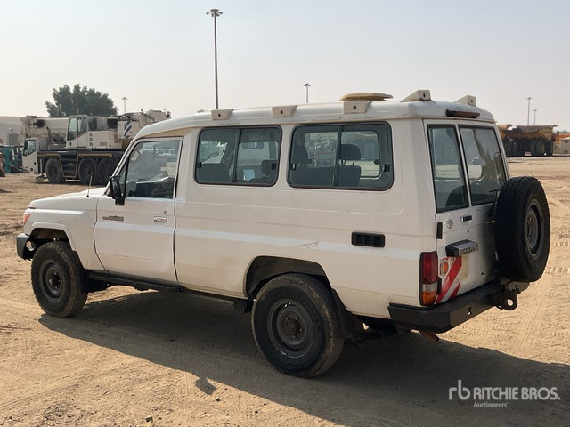 2018 Toyota Land Cruiser 78R 4x4 SUV - Внедорожник: фото 3 2018 Toyota Land Cruiser 78R 4x4 SUV - Внедорожник: фото 3