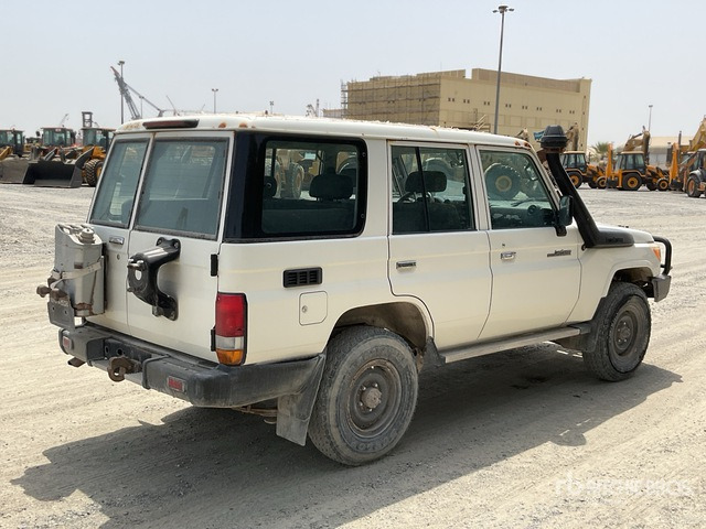 2019 Toyota Land Cruiser 76L 4x4 SUV - Внедорожник: фото 3 2019 Toyota Land Cruiser 76L 4x4 SUV - Внедорожник: фото 3