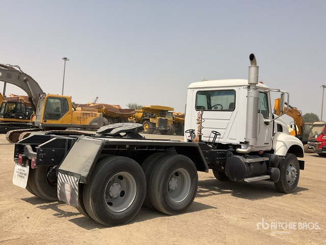 2008 Mack Granite CV713 6x4 T/A Day Cab Truck Tractor - Тягач: фото 3 2008 Mack Granite CV713 6x4 T/A Day Cab Truck Tractor - Тягач: фото 3