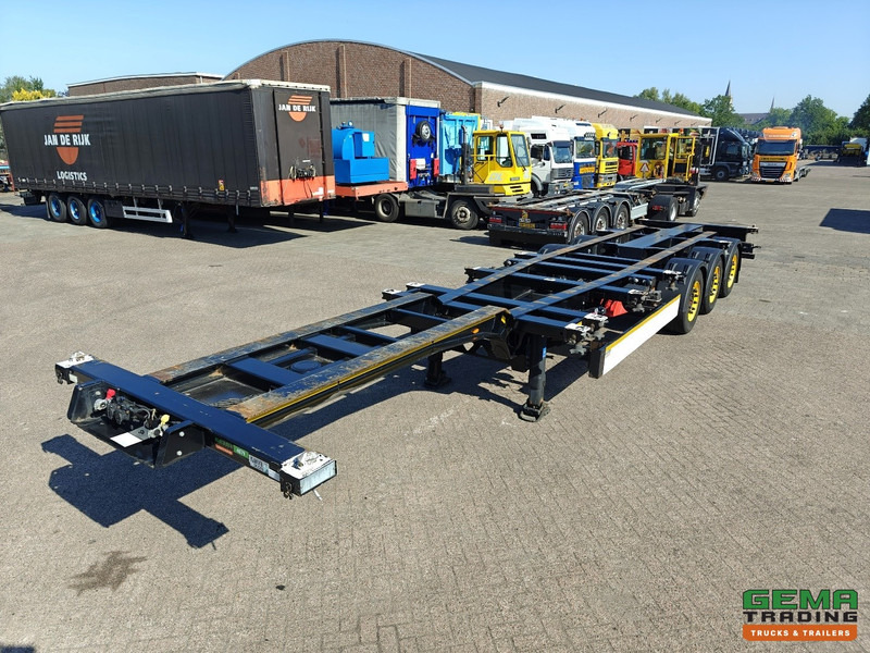 Kögel PORT 40 SIMPLEX 20 3-Assen SAF - Schijfremmen - 20/30/40FT Aansluiting - Achterschuiver - Полуприцеп-контейнеровоз/ Сменный кузов: фото 1 Kögel PORT 40 SIMPLEX 20 3-Assen SAF - Schijfremmen - 20/30/40FT Aansluiting - Achterschuiver - Полуприцеп-контейнеровоз/ Сменный кузов: фото 1