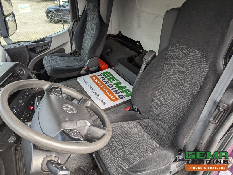 Фото интерьера 2: Тягач Mercedes-Benz Antos 1839 4x2 Daycab 11L Euro6 Automaat - Airco (T1489)
