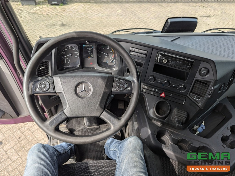 Фото интерьера 3: Тягач Mercedes-Benz Antos 1839 4x2 Daycab 11L Euro6 Automaat - Airco (T1489)