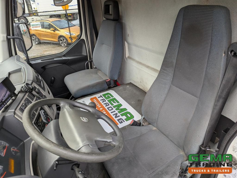 Рефрижератор Volvo FL290 4x2 Dagcab Euro5 18T - Handgeschakeld - Koel-VriesBak 8.40M - Frigo Block - Laadklep 1500KG: фото 13 Рефрижератор Volvo FL290 4x2 Dagcab Euro5 18T - Handgeschakeld - Koel-VriesBak 8.40M - Frigo Block - Laadklep 1500KG: фото 13