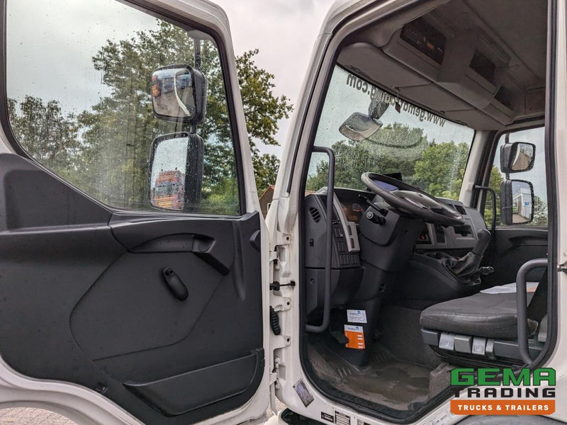 Рефрижератор Volvo FL290 4x2 Dagcab Euro5 18T - Handgeschakeld - Koel-VriesBak 8.40M - Frigo Block - Laadklep 1500KG: фото 11 Рефрижератор Volvo FL290 4x2 Dagcab Euro5 18T - Handgeschakeld - Koel-VriesBak 8.40M - Frigo Block - Laadklep 1500KG: фото 11