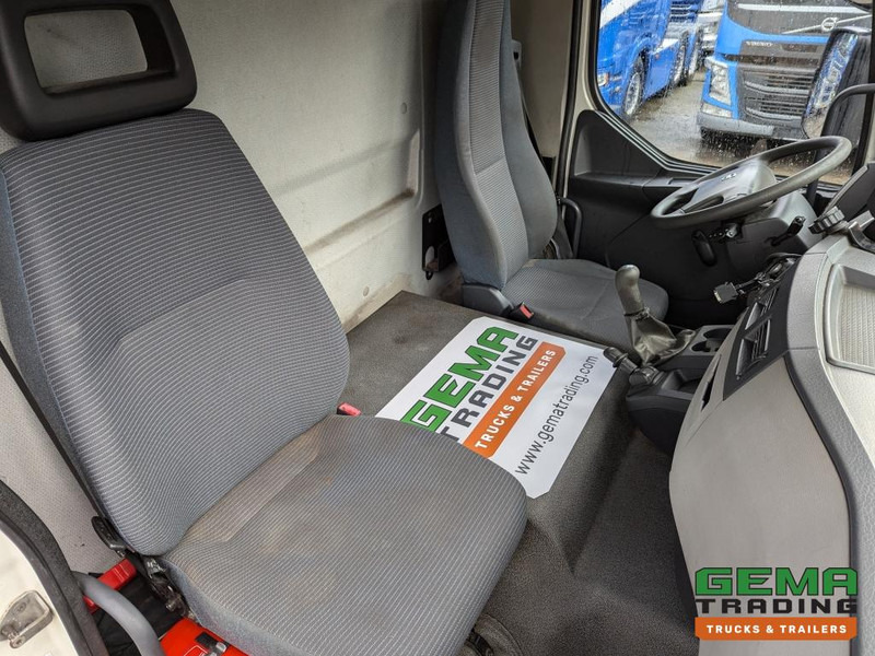 Рефрижератор Volvo FL290 4x2 Dagcab Euro5 18T - Handgeschakeld - Koel-VriesBak 8.40M - Frigo Block - Laadklep 1500KG: фото 16 Рефрижератор Volvo FL290 4x2 Dagcab Euro5 18T - Handgeschakeld - Koel-VriesBak 8.40M - Frigo Block - Laadklep 1500KG: фото 16