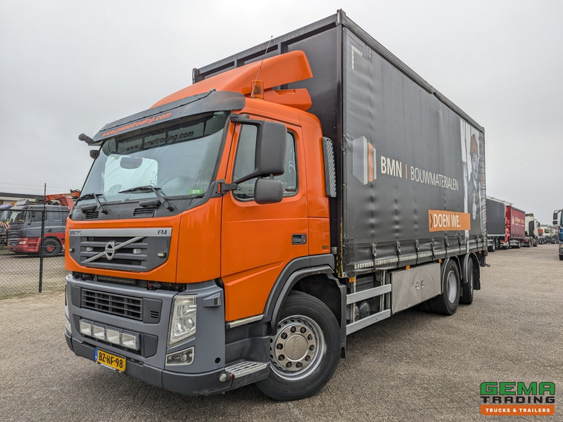 Volvo FM330 6x2/4 Daycab Euro5 EEV - SchuifzeilenBak 6.7m. - KooiAap Aansluiting - HH Vloer - Rongen - Тентованный грузовик: фото 1 Volvo FM330 6x2/4 Daycab Euro5 EEV - SchuifzeilenBak 6.7m. - KooiAap Aansluiting - HH Vloer - Rongen - Тентованный грузовик: фото 1