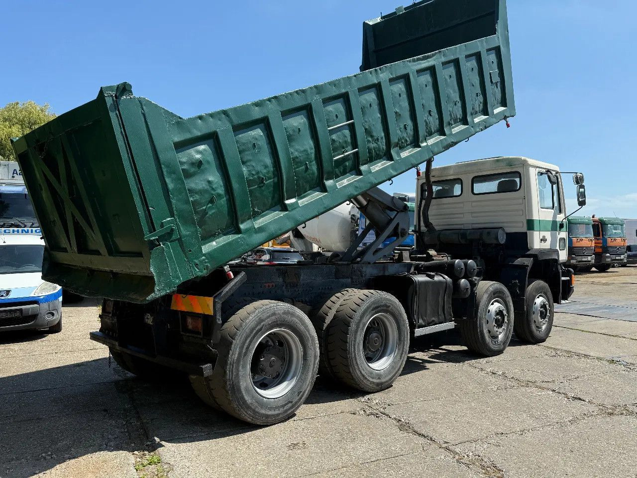 MAN 35.372 8X4 Tipper Spring/Spring ZF Manual Gear E - Самосвал: фото 4 MAN 35.372 8X4 Tipper Spring/Spring ZF Manual Gear E - Самосвал: фото 4