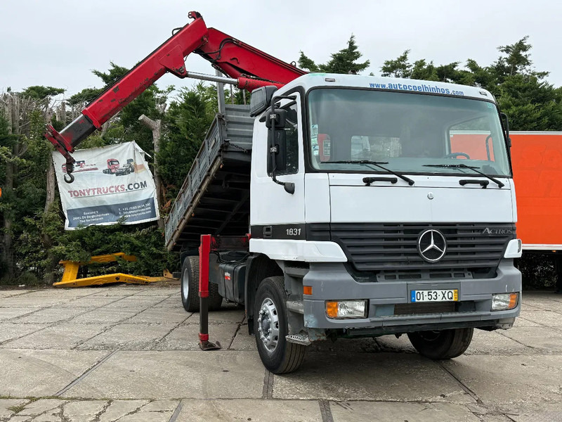 Mercedes-Benz Actros 1831 V6 4X2 Tipper + crane EPS Manual Gearbox 3 peddal - Самосвал, Автоманипулятор: фото 1 Mercedes-Benz Actros 1831 V6 4X2 Tipper + crane EPS Manual Gearbox 3 peddal - Самосвал, Автоманипулятор: фото 1