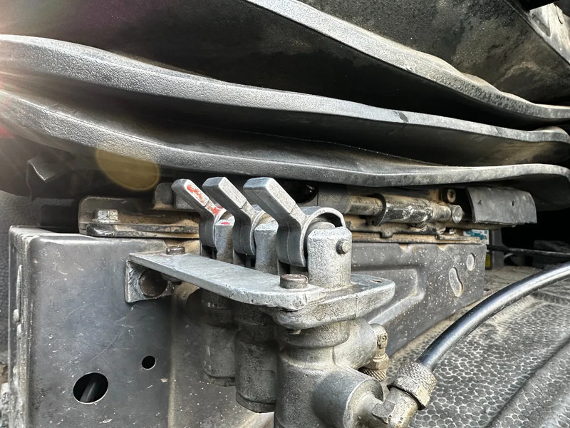 Самосвал, Автоманипулятор Mercedes-Benz SK 1935 V8 4X2 Tipper Spring/Spring AMCO V825 9T Crane: фото 6