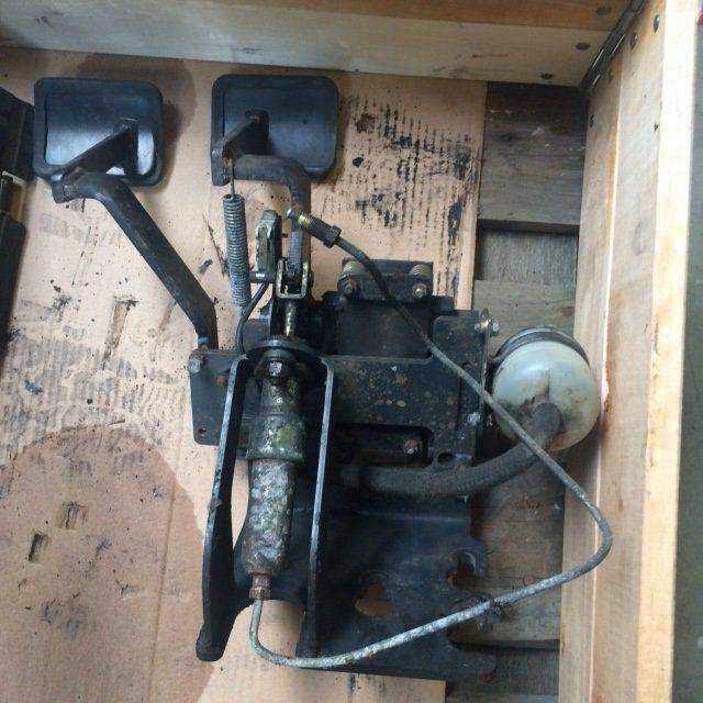 Brake & Accelerator for Linde R14-20, BR 115-02/115-C-02 - Педаль для Погрузочно-разгрузочной техники: фото 2 Brake & Accelerator for Linde R14-20, BR 115-02/115-C-02 - Педаль для Погрузочно-разгрузочной техники: фото 2