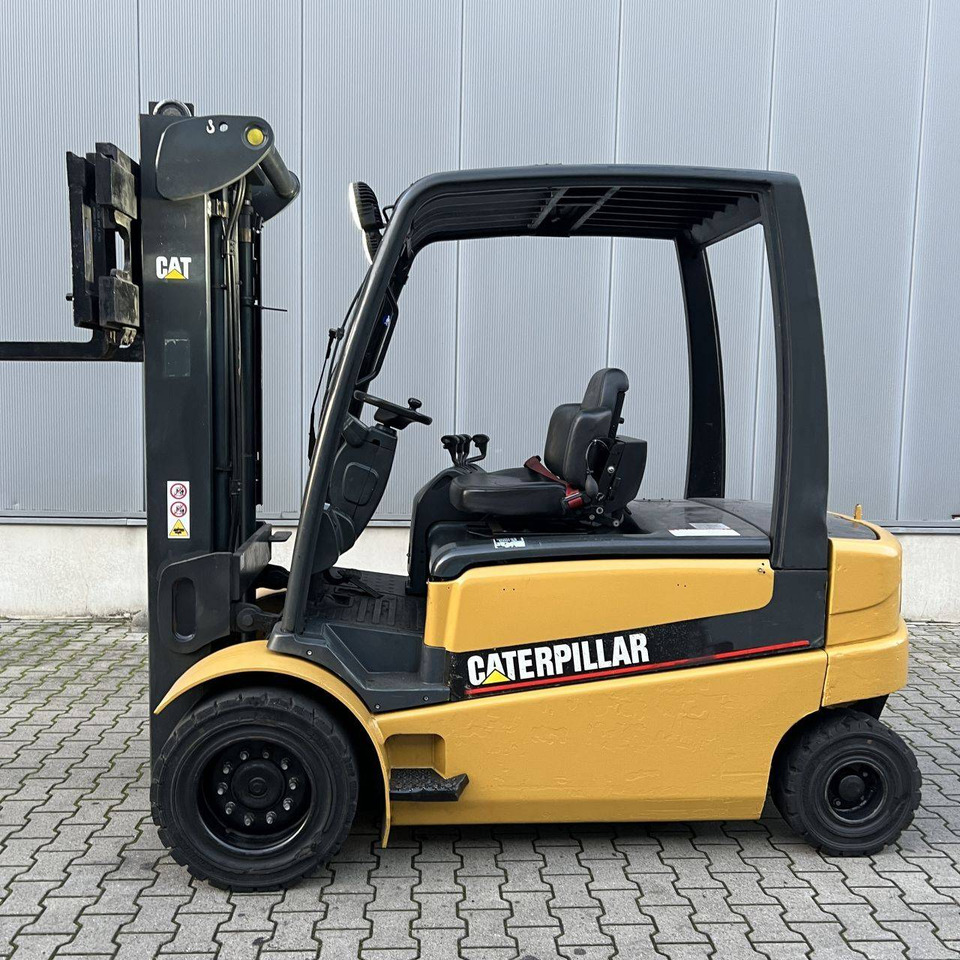 Caterpillar EP50 - Электропогрузчик: фото 4 Caterpillar EP50 - Электропогрузчик: фото 4