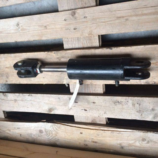 Cylinder, Tilt for Jungheinrich EFG 430 - Гидравлический цилиндр для Погрузочно-разгрузочной техники: фото 2 Cylinder, Tilt for Jungheinrich EFG 430 - Гидравлический цилиндр для Погрузочно-разгрузочной техники: фото 2