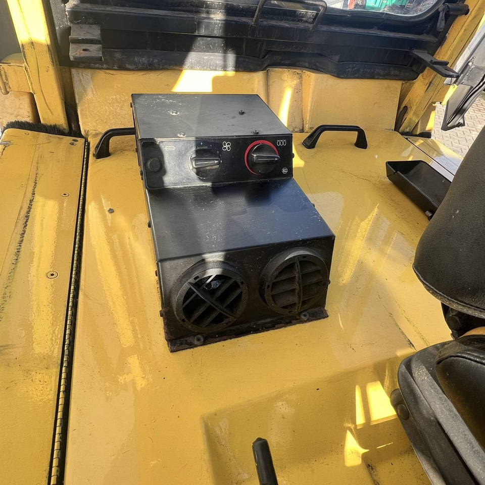 Электропогрузчик Hyster E4.50XL: фото 11