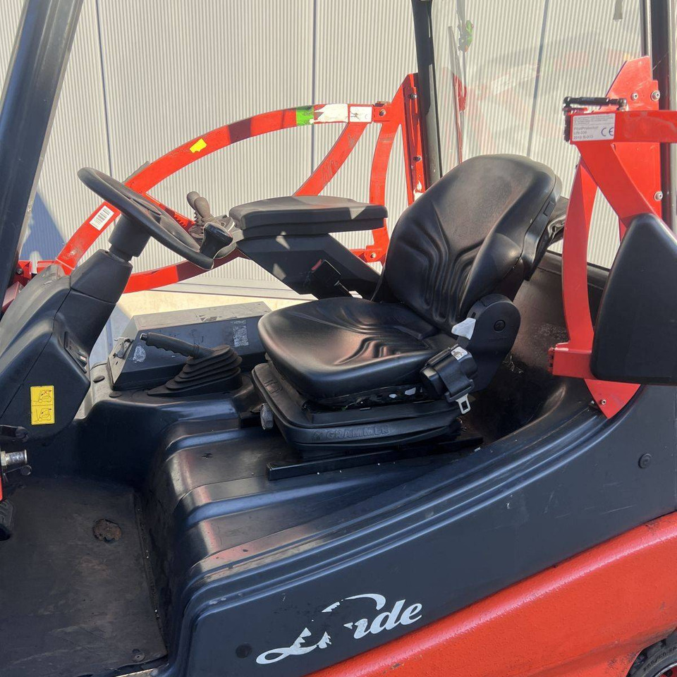 Linde E25S (336-03) - Электропогрузчик: фото 4 Linde E25S (336-03) - Электропогрузчик: фото 4