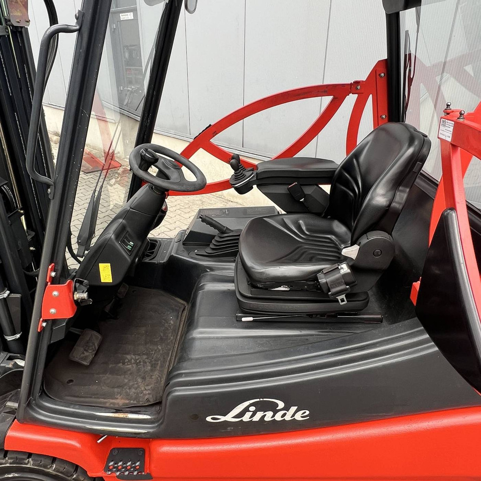 Linde E25S (336-03) - Электропогрузчик: фото 4 Linde E25S (336-03) - Электропогрузчик: фото 4